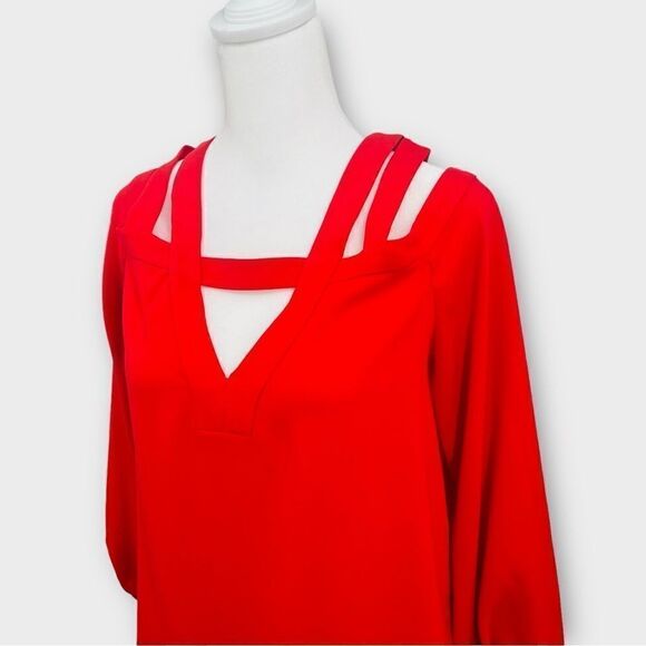 BCBGMaxazria Cold Shoulder Peasant Blouse in Cherry Red Women’s Size XS - Picture 2 of 5